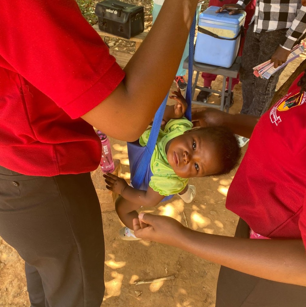 UTRIP AFRIKE SKOZI STETOSKOP_slike knjiga 5ka