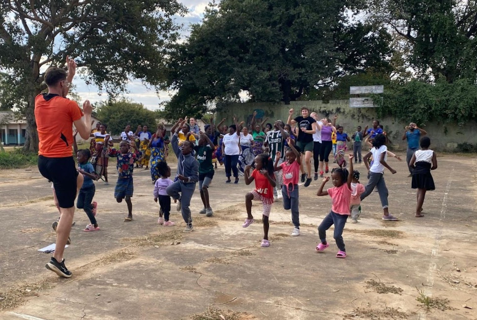 UTRIP AFRIKE SKOZI STETOSKOP_slike knjiga anamarija