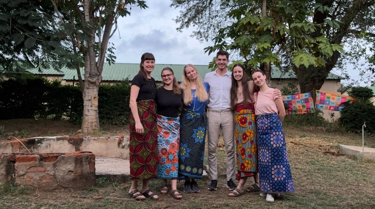 slike anamarija mihovec utrip zambije skozi stetoskop 5ka zalozba